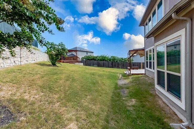 Building Photo - 5520 La Canada Wy