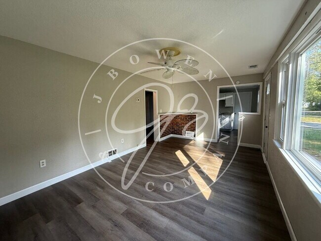 Building Photo - 3-Bedroom South Toledo Home with 2 Full Ba...