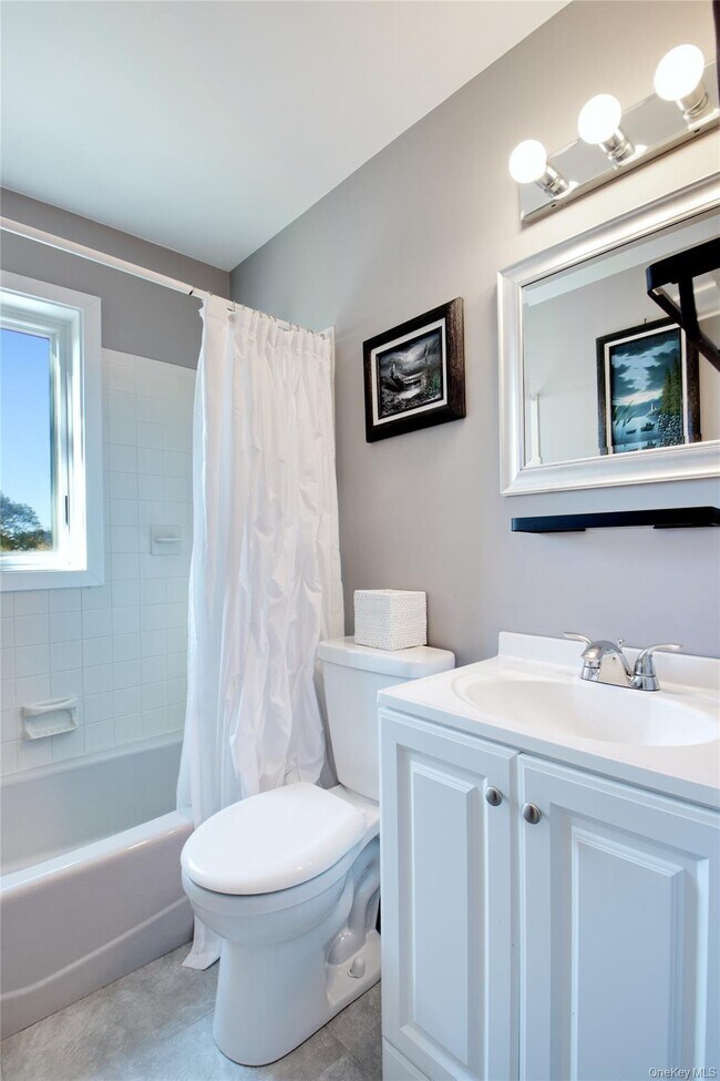 Building Photo - 26 Summit Cir Dr