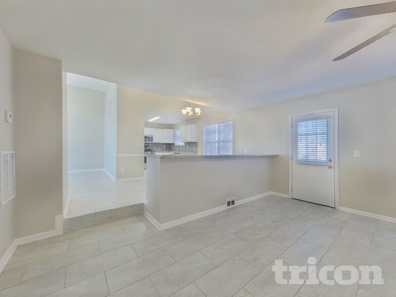 Building Photo - 3686 Lower Creek Dr