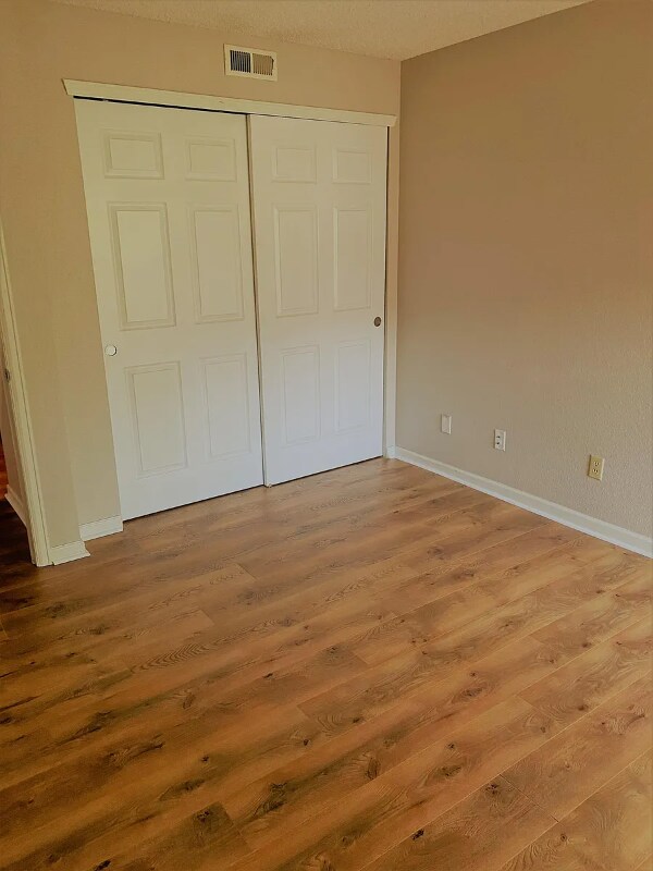 Building Photo - 8225 Fairmount Dr