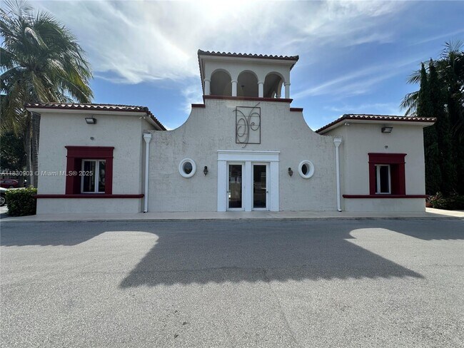 Building Photo - 6707 N Kendall Dr