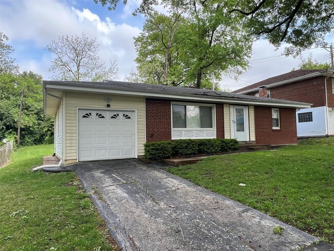 Primary Photo - 6911 Pine Ridge Dr