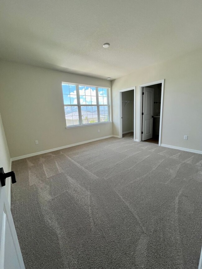 Building Photo - Brand New 5/4/2 in Heron Preserve in Tradi...