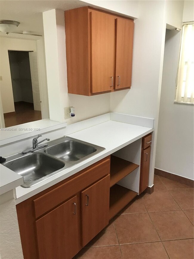 Building Photo - 2890 N Oakland Forest Dr