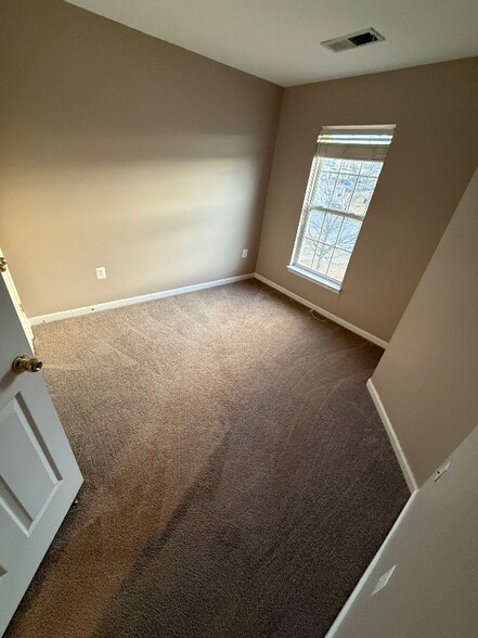 Building Photo - 144 Executive Cir