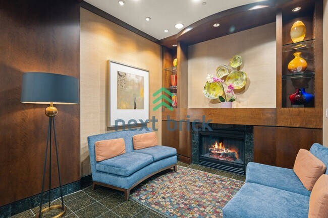 Building Photo - 1 Bedroom | 1 Bathroom | Southeast-Facing High-Floor Condo in Denny Triangle