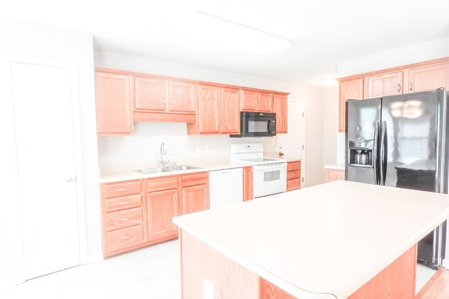 Building Photo - Coming Available!