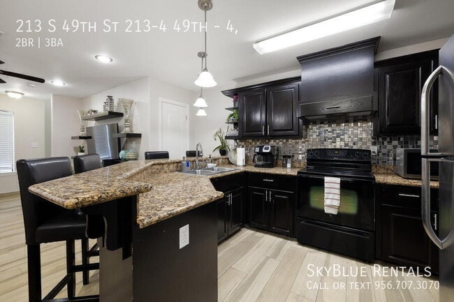 Building Photo - 213 S 49th St
