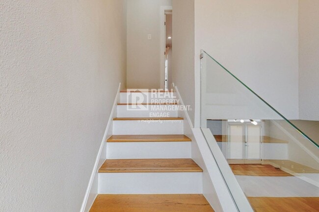 Building Photo - 4307 Gilbert Ave
