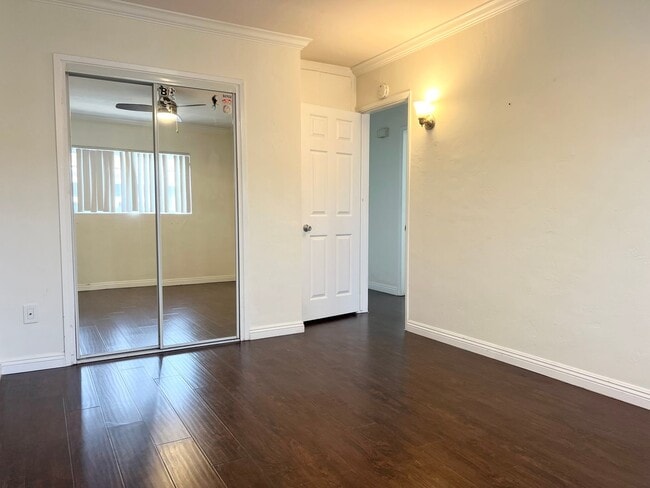 Building Photo - Bright 2 bed 1 bath in Pacific Beach