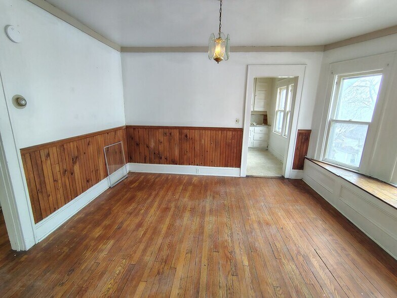 Building Photo - 1110 Bellevue Ave