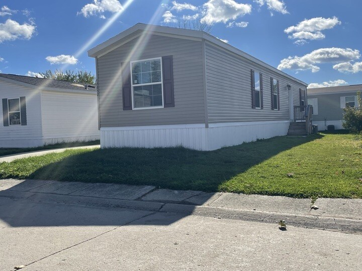Building Photo - 15852 Croatia Dr