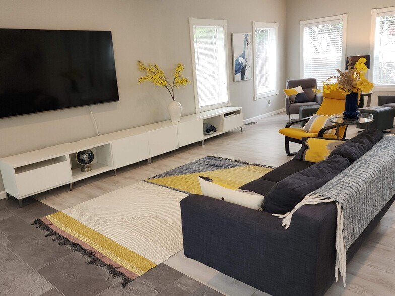 Building Photo - 13518 SW Hillshire Dr