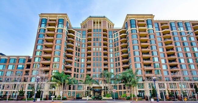 Building Photo - 500 W Harbor Dr