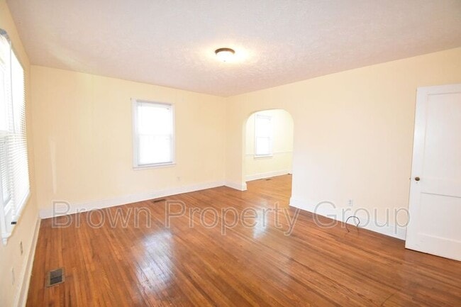 Building Photo - 618 Pearl St