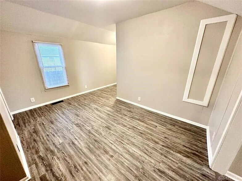 Building Photo - 3210 Illinois Ave