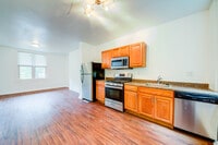Building Photo - AVAILABLE AUGUST 2026 - RENOVATED 2+ Bedroom Home in MT. WASHINGTON!