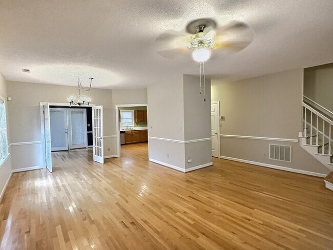 Building Photo - 7 Preakness Dr