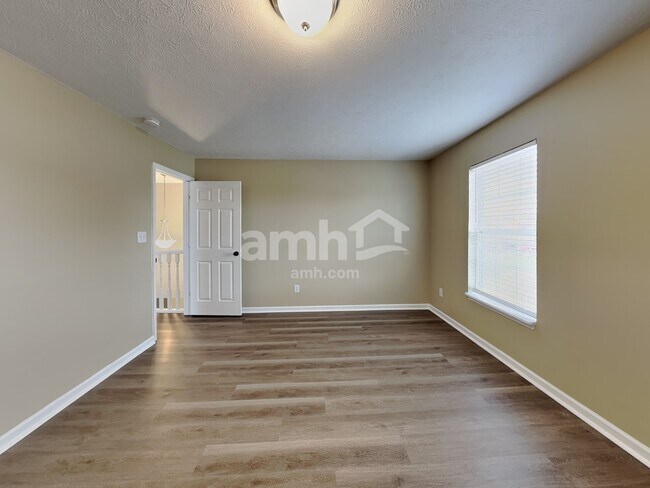 Building Photo - 7924 Valley Trace Ln