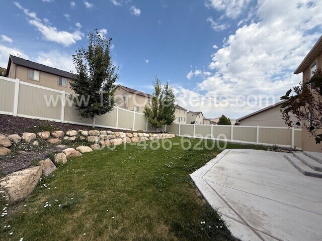 Building Photo - NO DEPOSIT option available for qualified ...