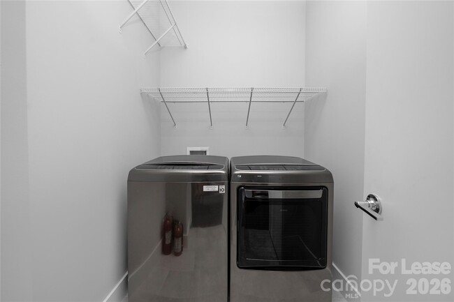 Building Photo - 1008 Westbrook Dr