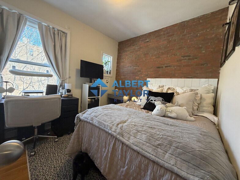 Building Photo - 34 Sussex St