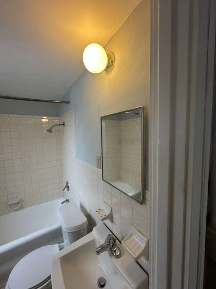 Building Photo - 8302 Lake Ave