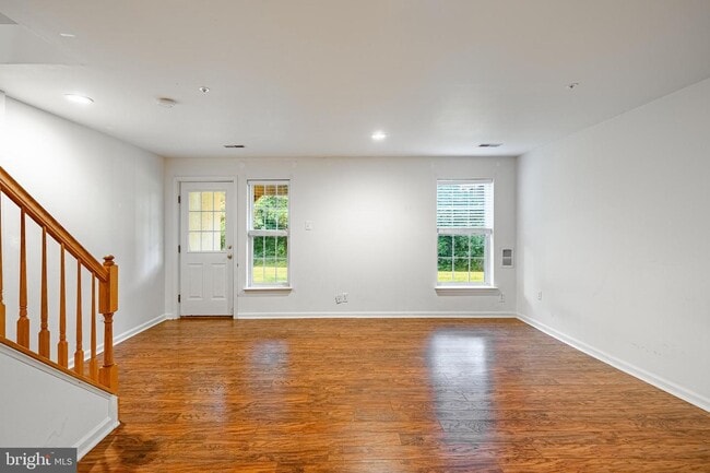 Building Photo - 596 Coach Hill Ct