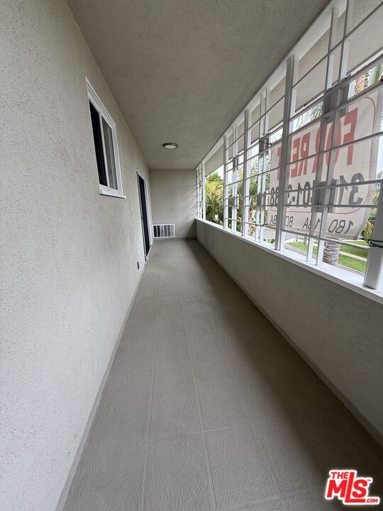 Building Photo - 10561 Missouri Ave