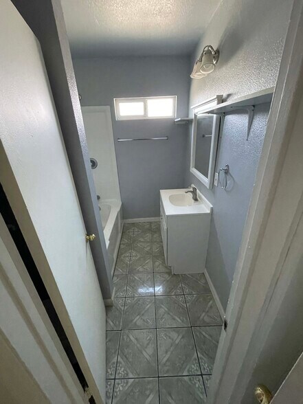 Building Photo - 1808 Franklin Ave