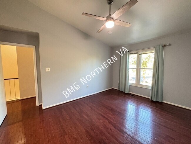Building Photo - 7343 Rokeby Dr