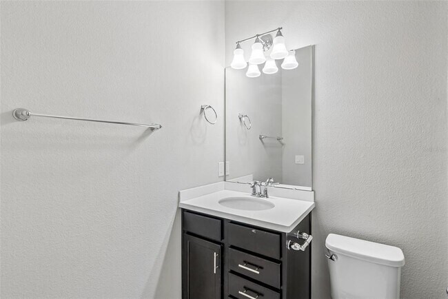 Building Photo - 588 Piazza Point