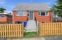 Building Photo - 2004 S Langley St