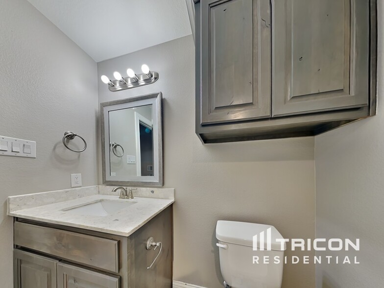 Building Photo - 3065 Bridgecreek Dr
