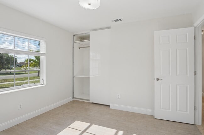 Building Photo - 4971 Ataman St