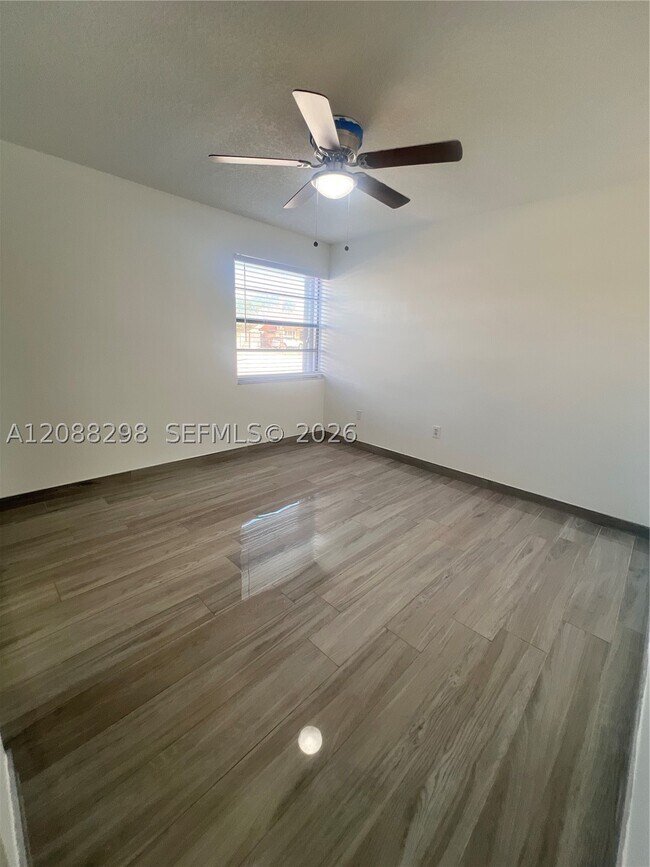 Building Photo - 1615 SW 137th Pl