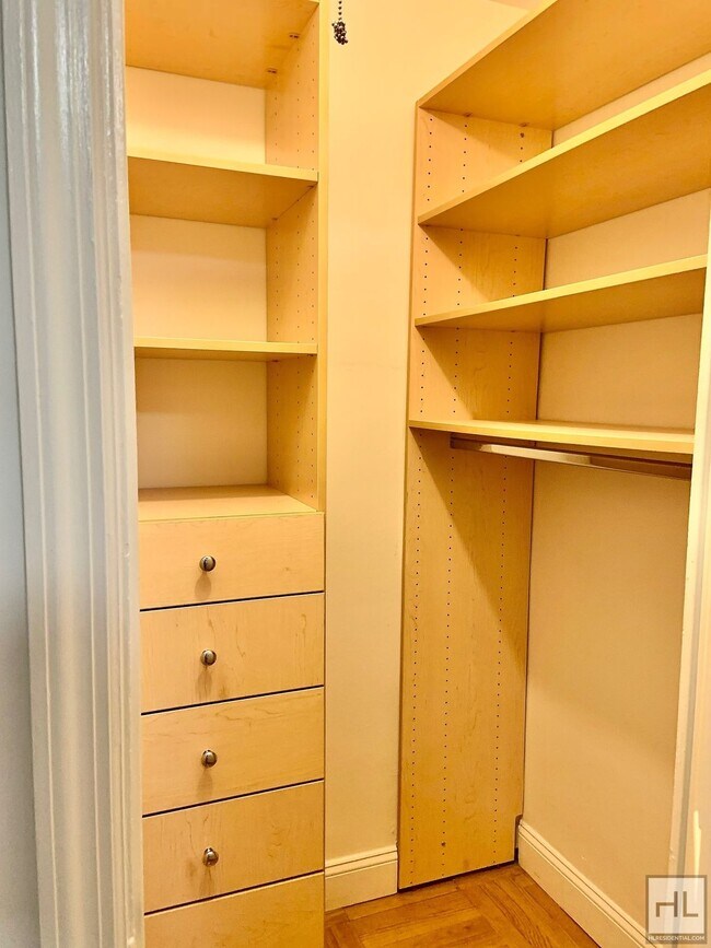 Building Photo - Fourth Avenue