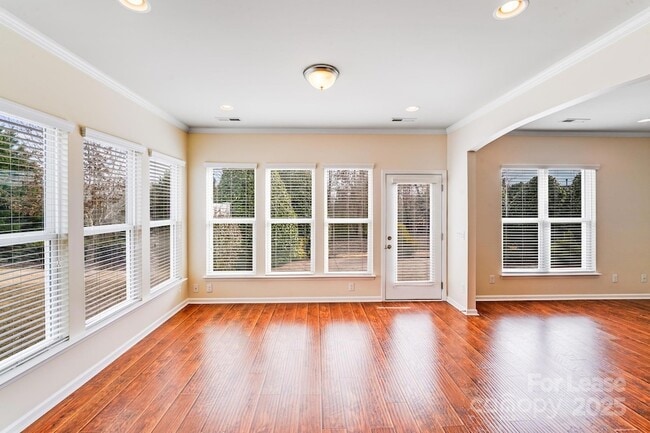 Building Photo - 7012 Kitty Hawk Ln