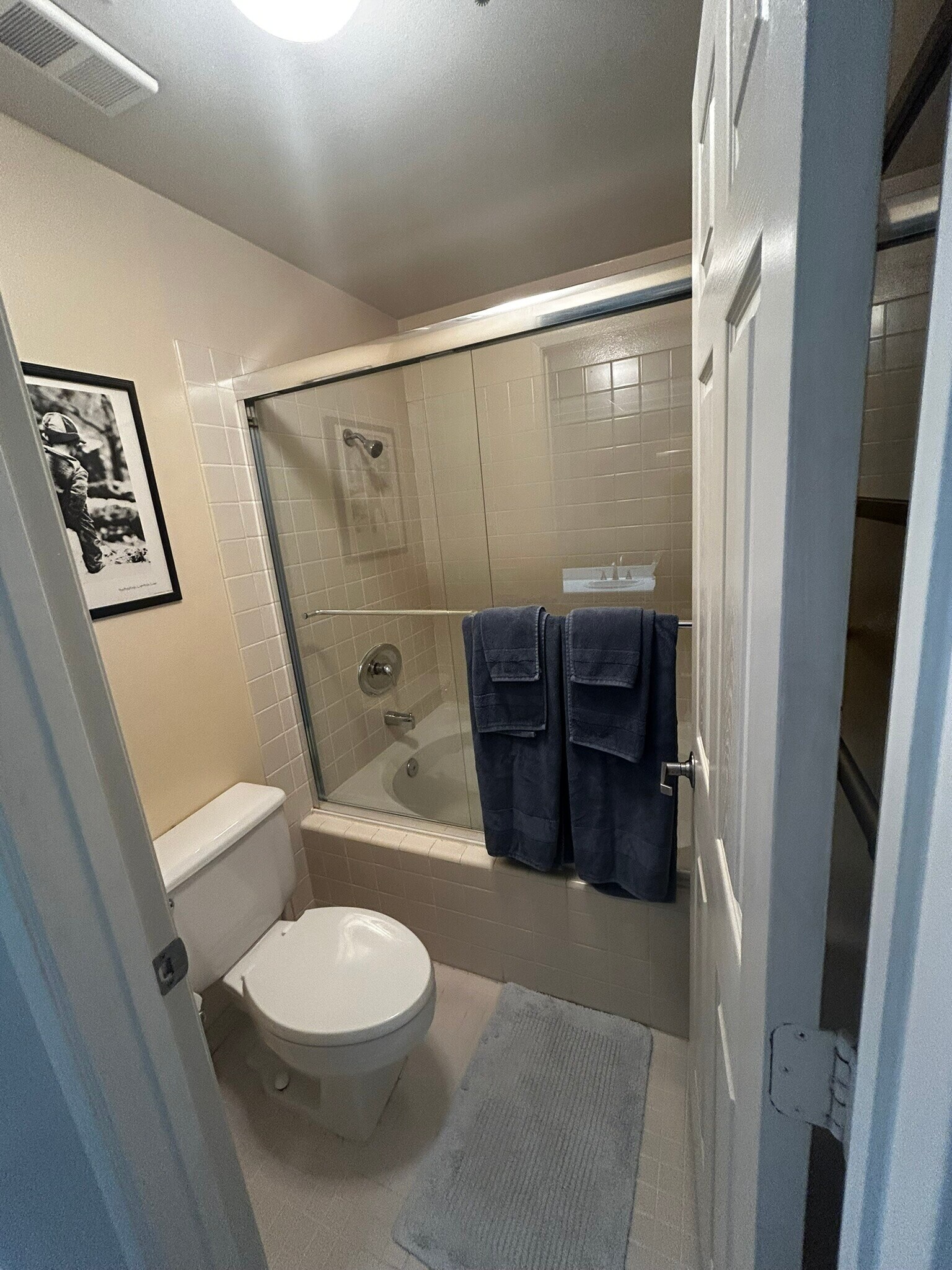 Bathroom - 655 Columbia St