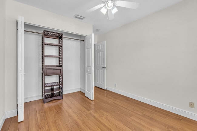 Building Photo - 1579 Banyan Way