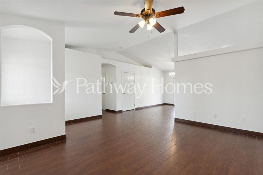 Building Photo - 774 S Ocotillo Dr