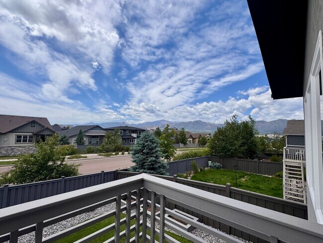 Building Photo - LUXURY 4 Bedroom home in NORTHGATE with Mountain Views