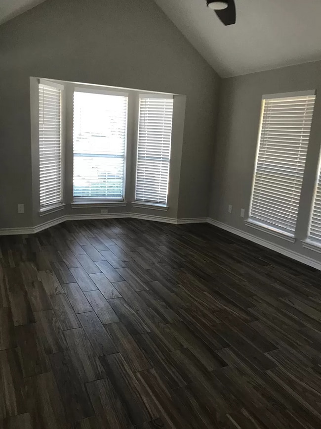 Building Photo - 4620 Booth Dr