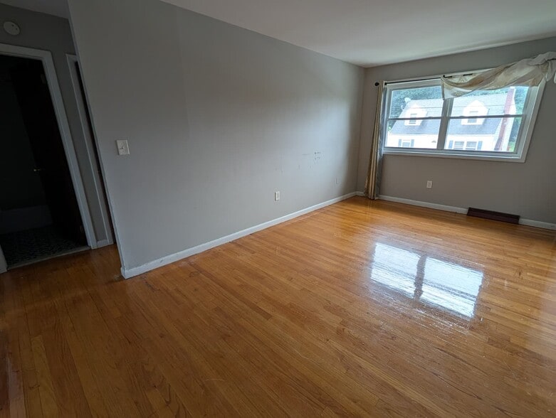 Building Photo - 217 Fairfield St