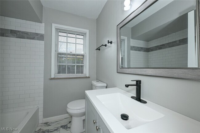 Building Photo - 19226 Winslow Rd