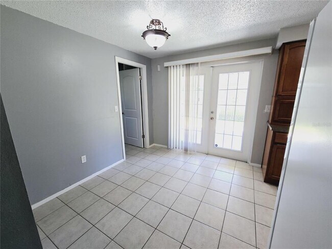 Building Photo - 1402 N Bracewell Dr