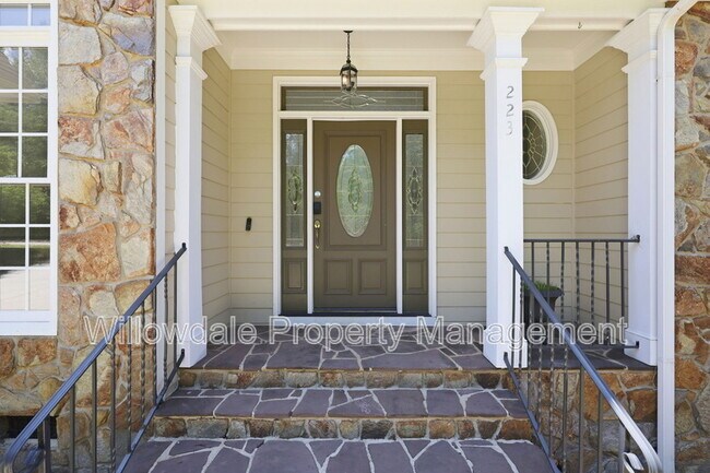 Building Photo - 223 Kinvara Ct