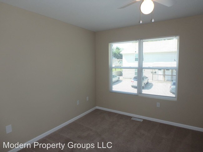 Building Photo - 203 Tyler St