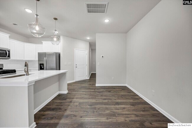 Building Photo - 231 Sunny Hl Dr
